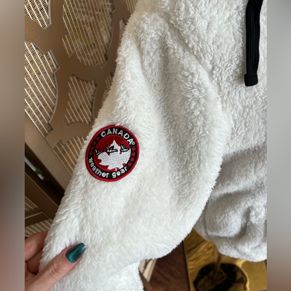 Canada Weather Gear Jacket | White Sherpa Medium | NWT - Picture 2 of 7